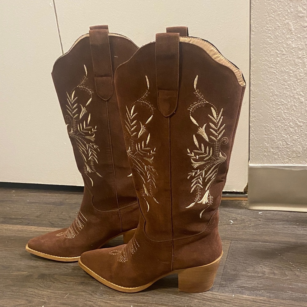 Brown Embroidered Western Boots
